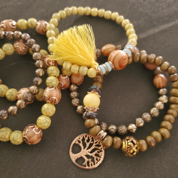 🐸$1🐸Bohemian Stretchy Bracelet Bundle - Picture 2 of 4